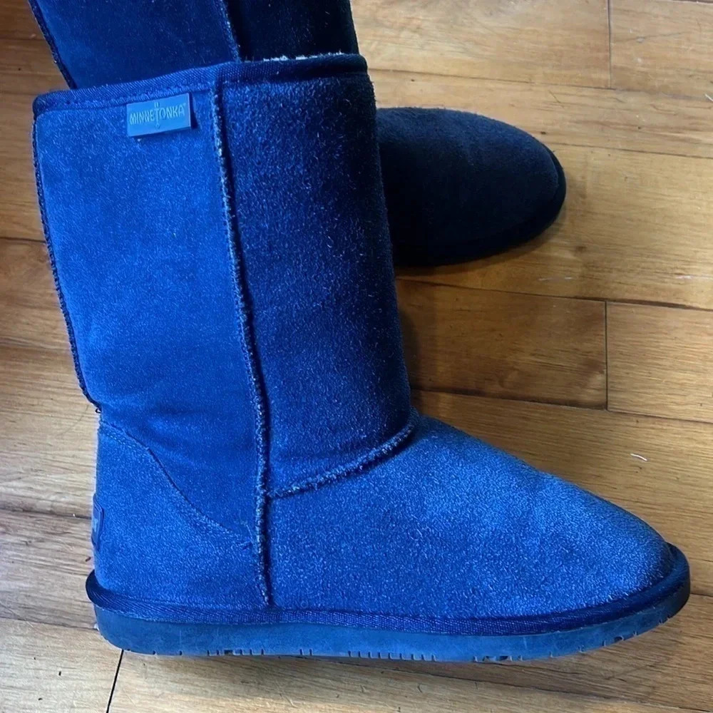 Minnetonka Women's Olympia Sheepskin / Wool Short Boot Elegance Indigo Size 9 - Picture 5 of 8